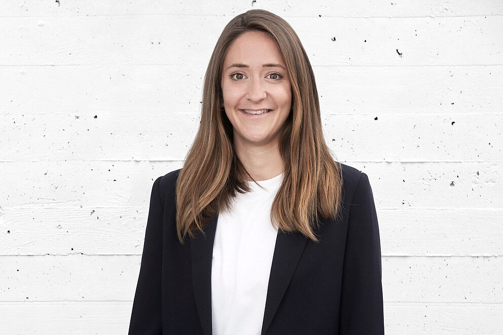 Lena Müller Portrait von Lena Müller, Mitarbeiterin bei e-mobil BW.