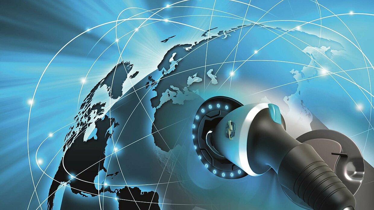 Vernetzte Welt Künstlerische Darstellung von einem Ladestecker in einer vernetzten Weltkugel